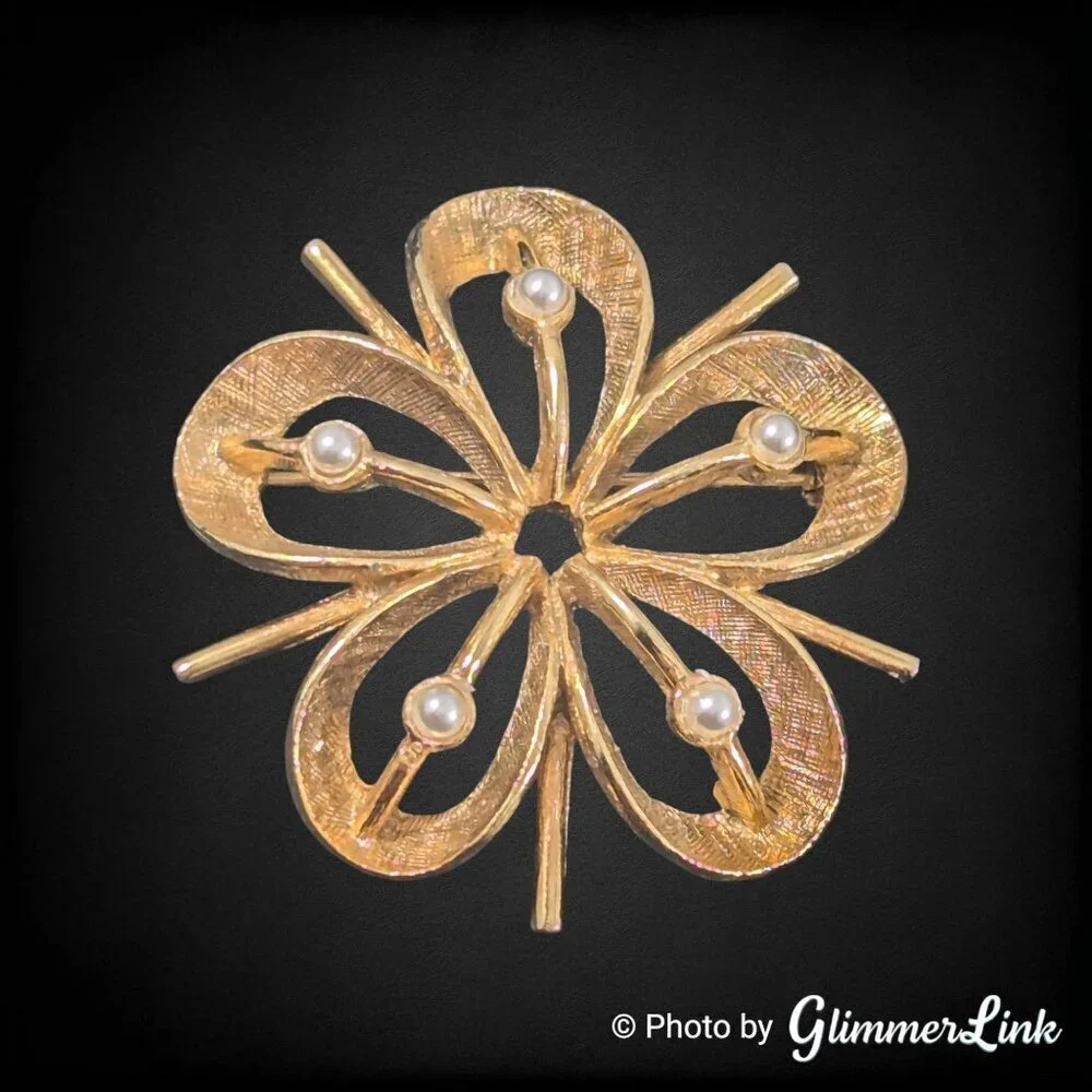 Vintage Floral Faux Pearl Openwork Five Petal Gold Tone Brooch